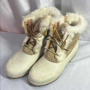 Sperry Tan and Cream Winter Boots with Fuzzy Lining